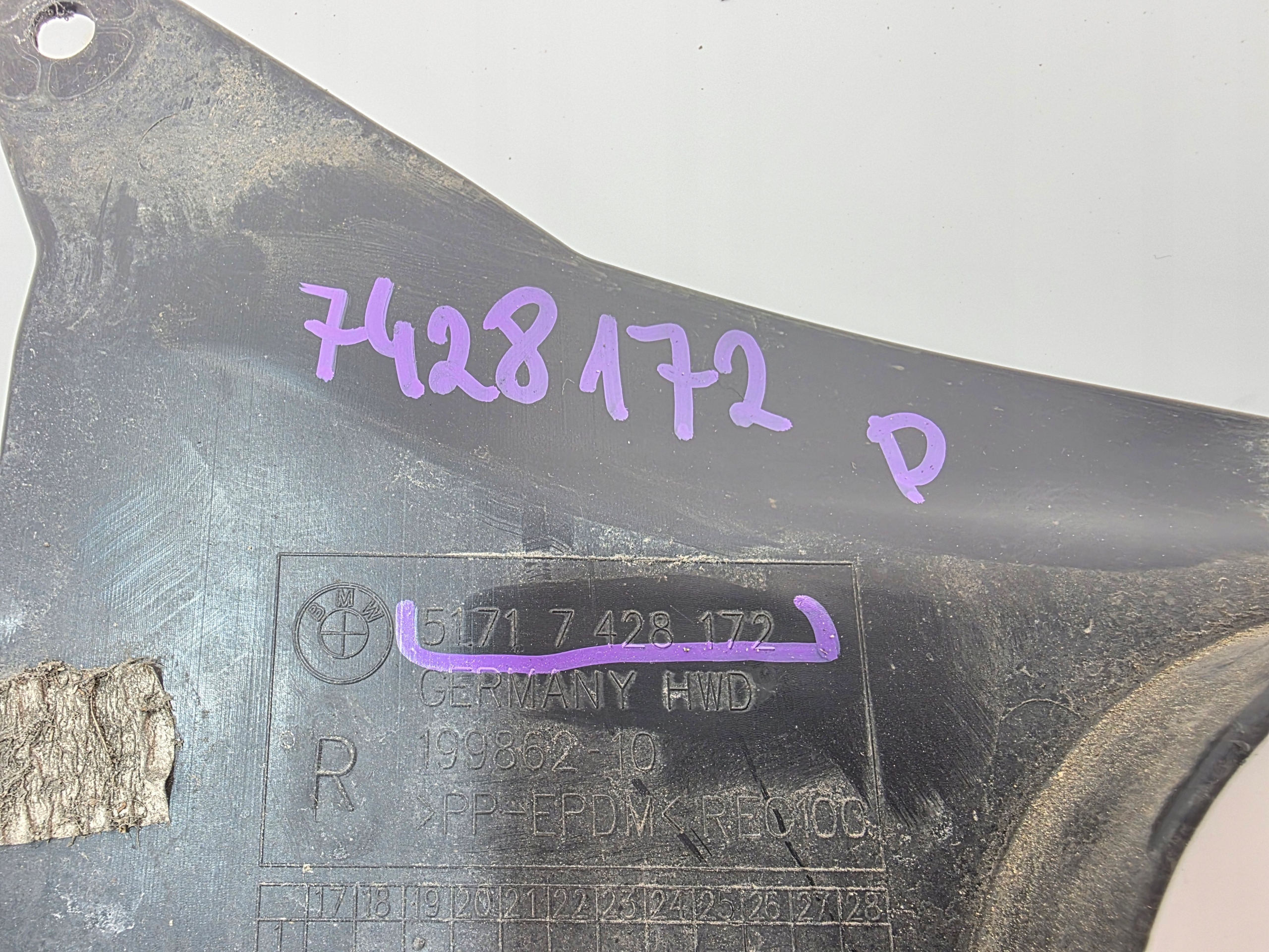 BMW OE rechte Nebelscheinwerferabdeckung OEM 7428172 image 4