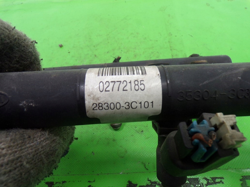 HYUNDAI SONATA V 3.3 V6 Rampe d'injection 283003C101 image 3