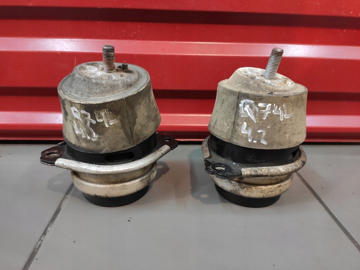 AUDI 4.2 TDI Q7 4L Engine Mount Right Left Set Healthy OEM
