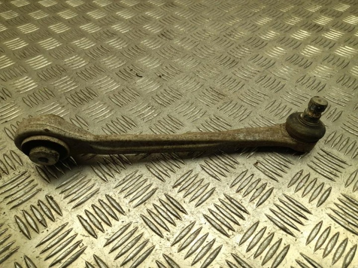 Etuvarsi etu oikea Audi Q7 Q8 4M 4M0407506B