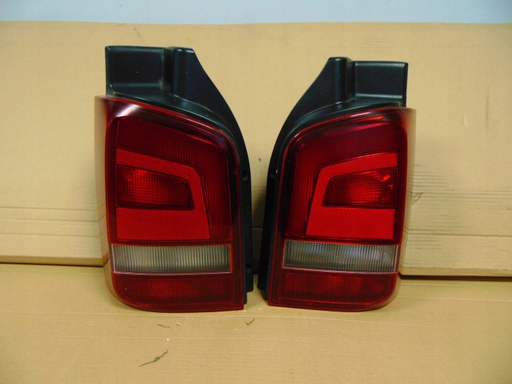 Rear Right Left Lamp VW T5 Lift 7E5945095F 7E5945096F