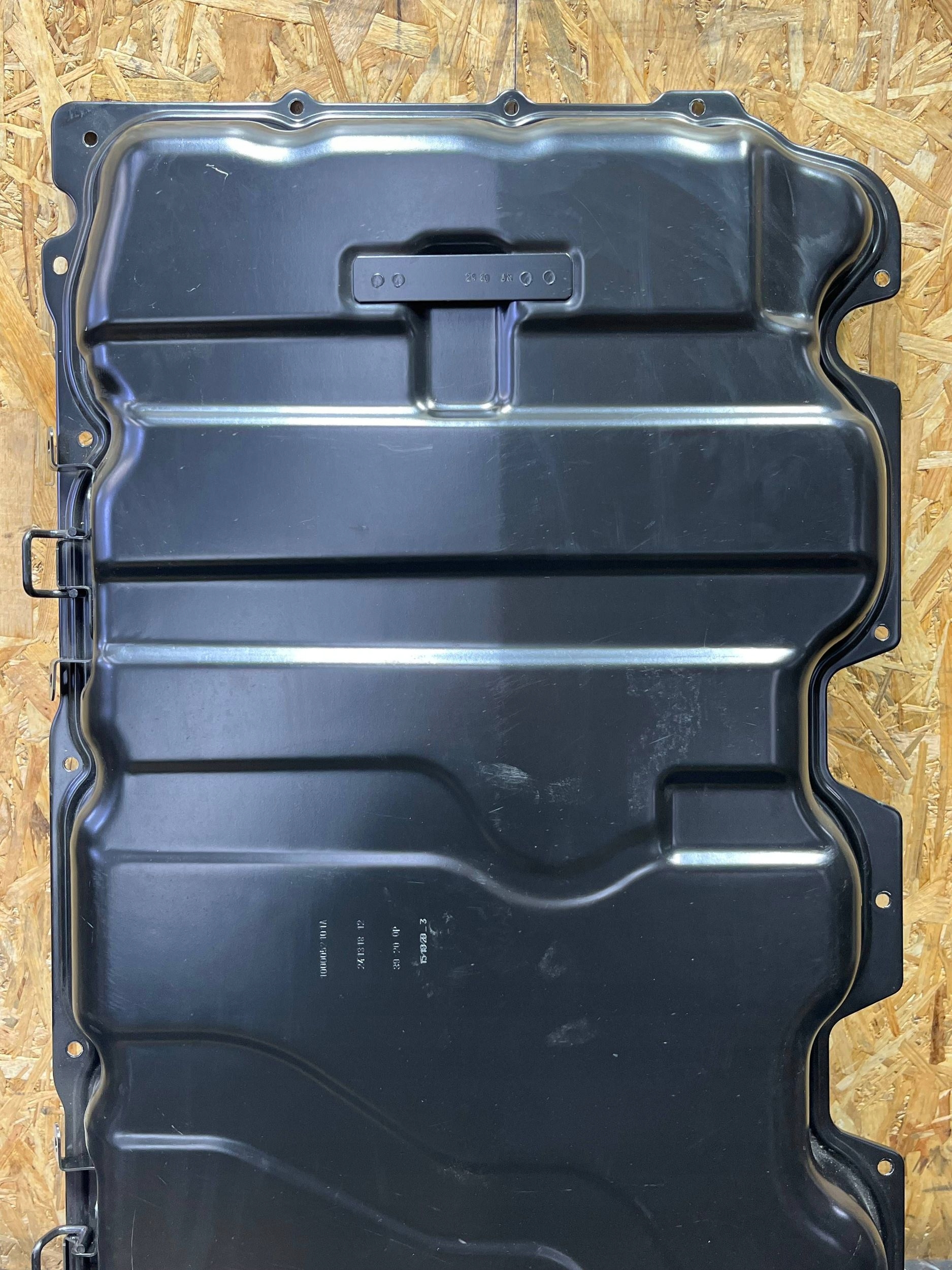 BMW X5 G05 underkroppssköld OEM 241318 - Begagnad image 3