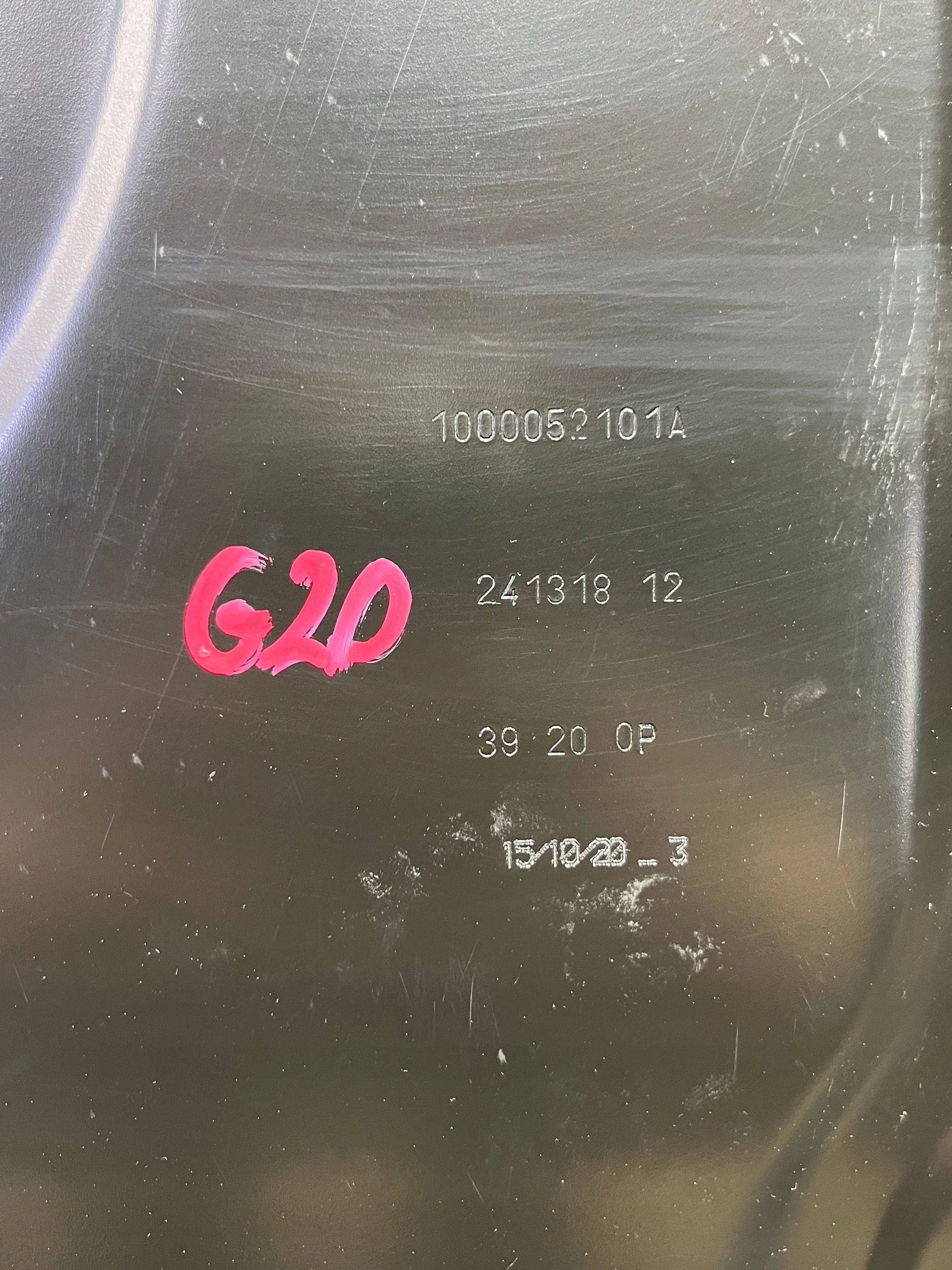 BMW X5 G05 underkroppssköld OEM 241318 - Begagnad image 5