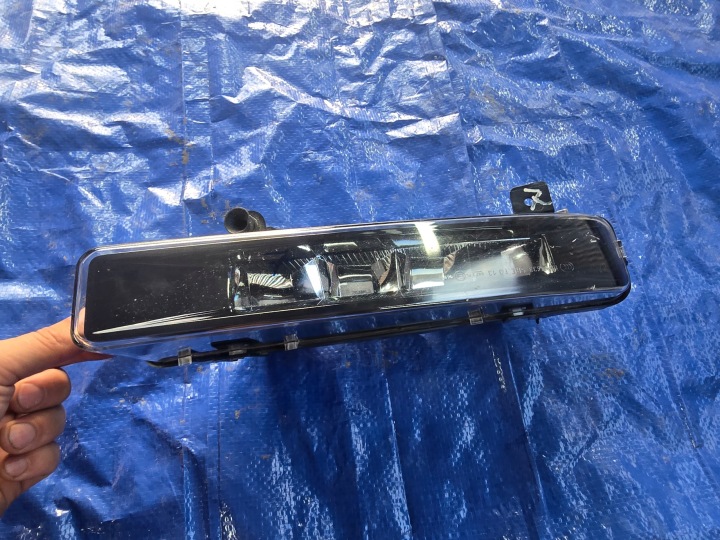 Halogeeni oikea BMW 5 G30 G31 89250243