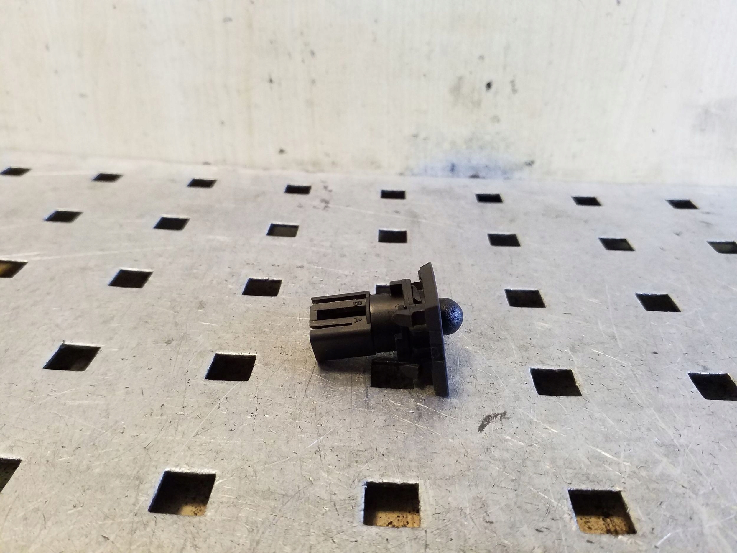 Sensor de Sol OEM A66100100 para Opel Grandland image 4