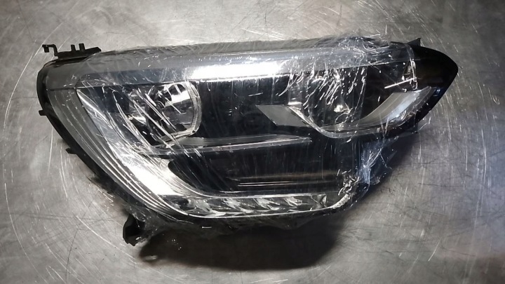LAMPA PRAWA REFLEKTOR PRAWY RENAULT MEGANE 4 IV 2016-2020R 260102555R