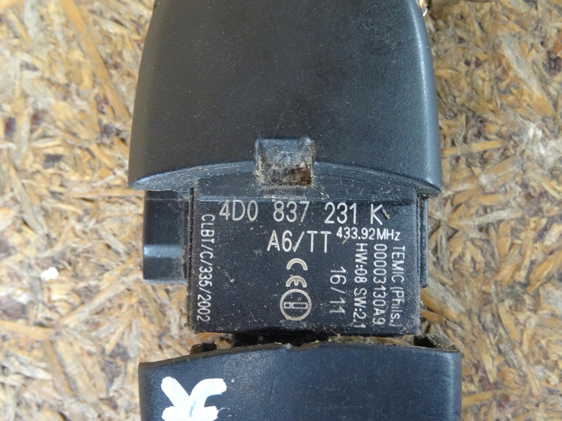 AUDI A3 S3 8L 96-03 TT 8N 98-05 A6 C5 97-04 CHIAVE TELECOMANDO 4D0837231K image 3