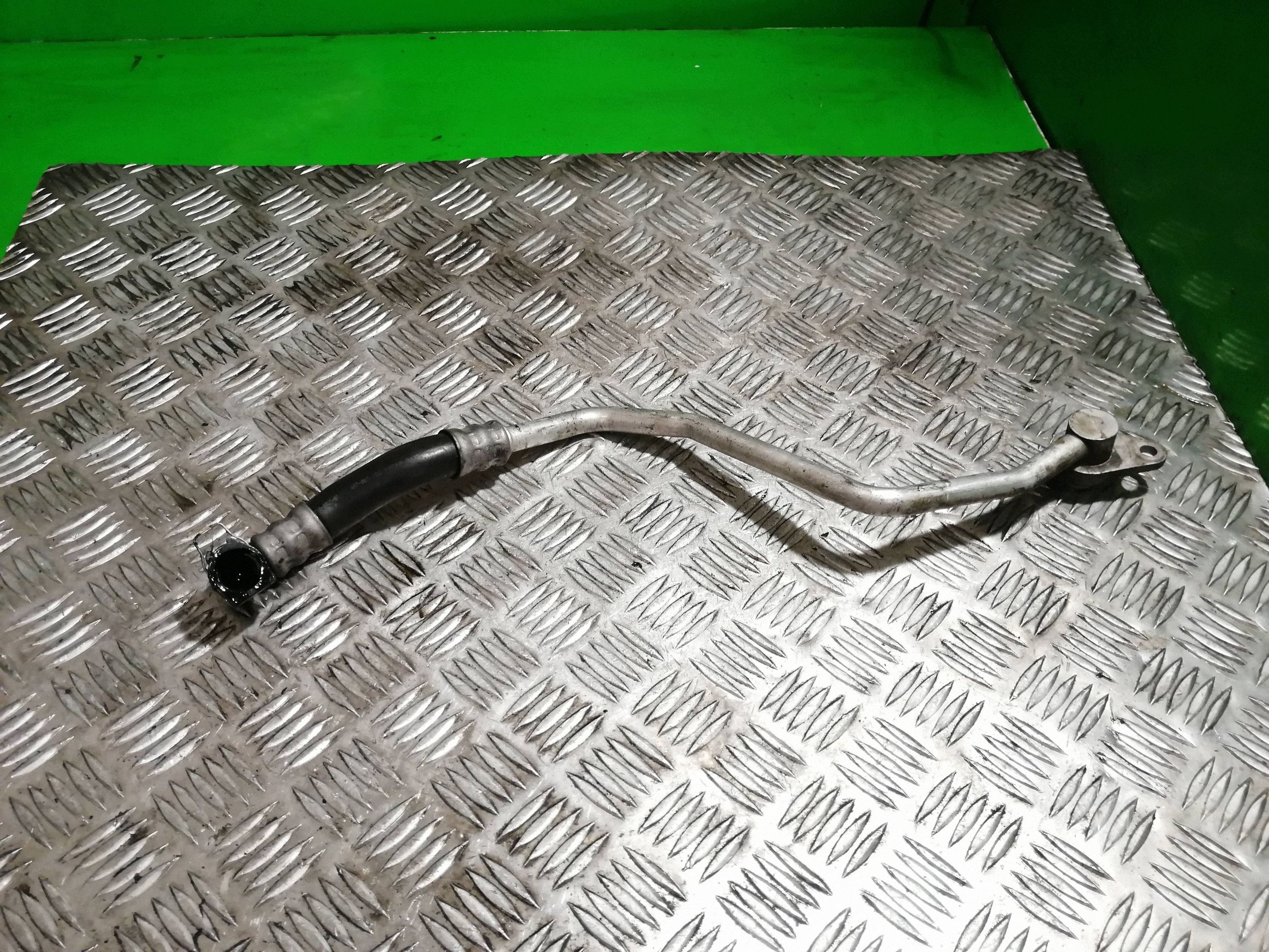 BMW Öljynjäähdytinputki OEM 7585698 - Käytetty image 2