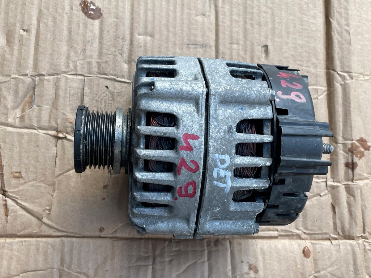 AUDI A4 A5 2.0 TDI dynamo 04L903024A image 2