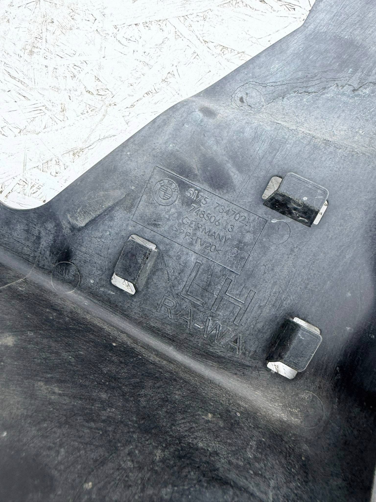 BMW OE 7347021 Lenkgetriebeabdeckung - Gebraucht image 3