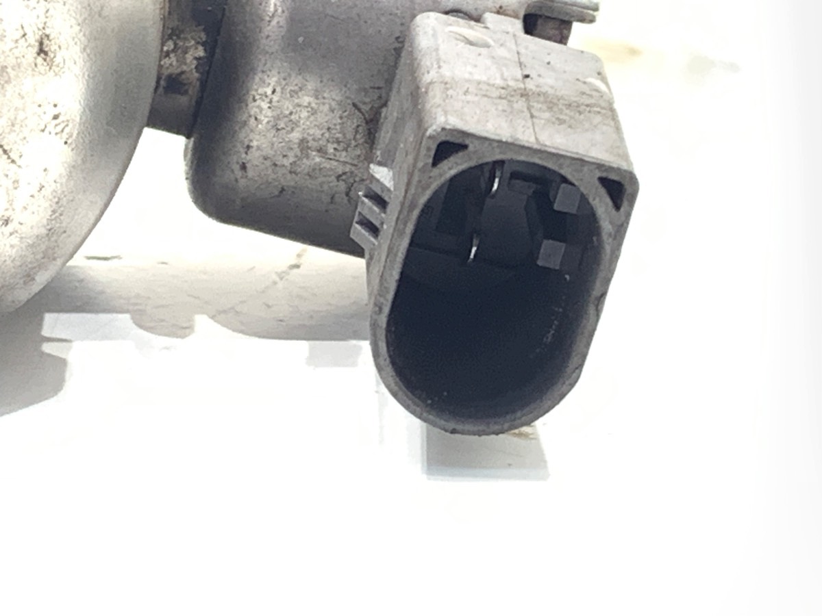 Audi TT 8J A3 8P A4 B8 Alipainepumppu 06H127025N image 3