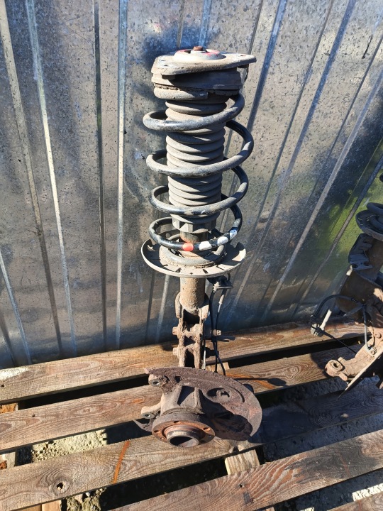 Peugeot 308 T9 II 2.0 BHDi McPherson Strut Left Front