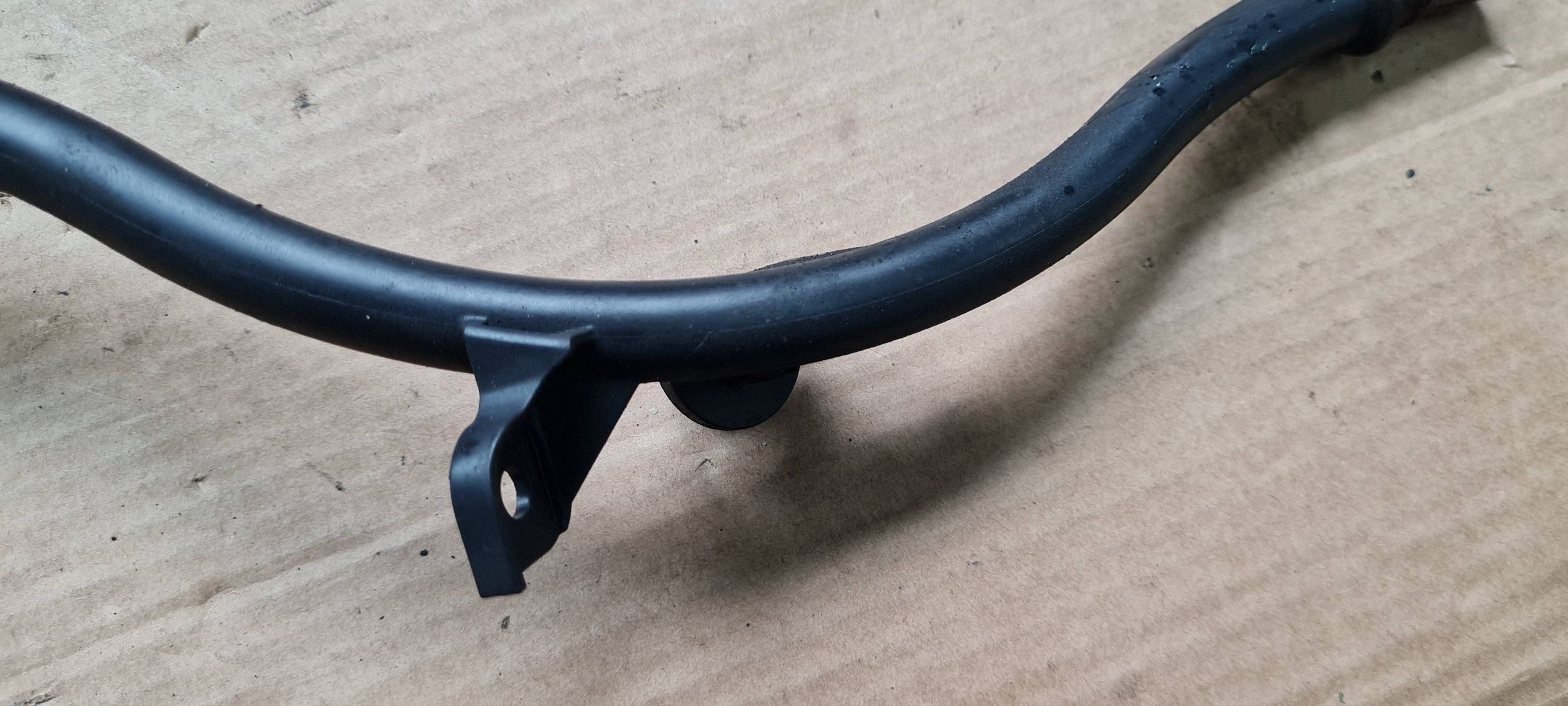 Öljymittaputki OEM 03L103634M VW Passatille image 4