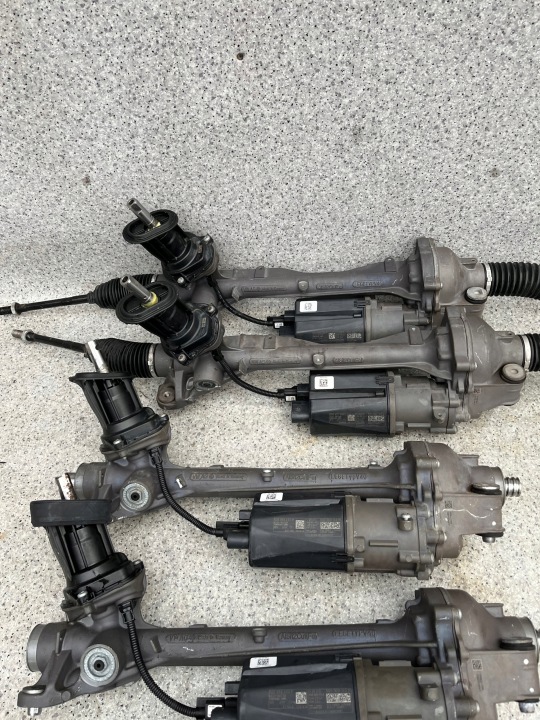 VW Touran Audi Q3 ohjausvaihde 5QB423050T, 5QB423050AK