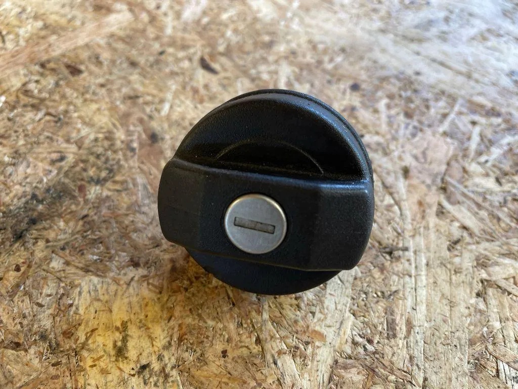 Clé de bouchon carburant OEM 191201553 SEAT Ibiza 2 image 4