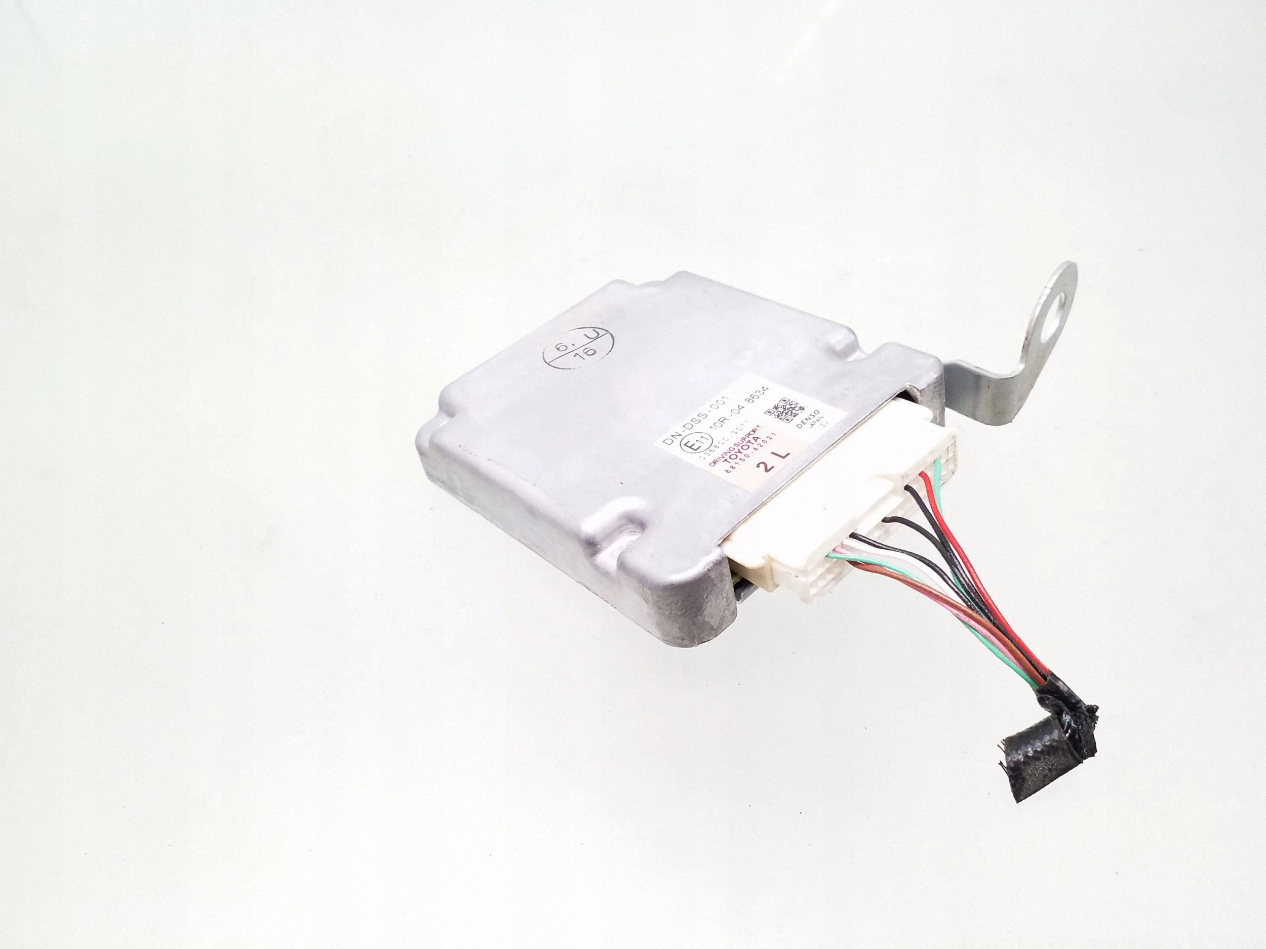 Toyota RAV4 Vakionopeudensäädin OEM 8815042021