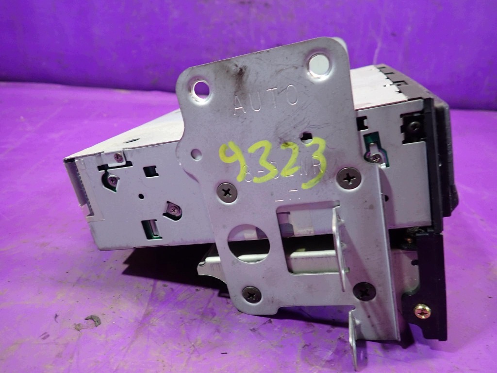 OEM 28184-4M500 Changer 6 CD pour Nissan Patrol Y61 image 3