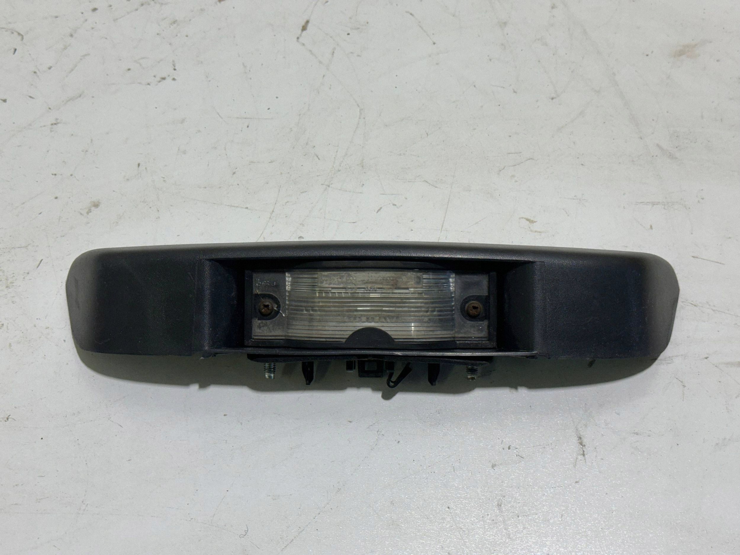 Éclairage d'immatriculation Opel Vivaro Combi 8200434685 image 2