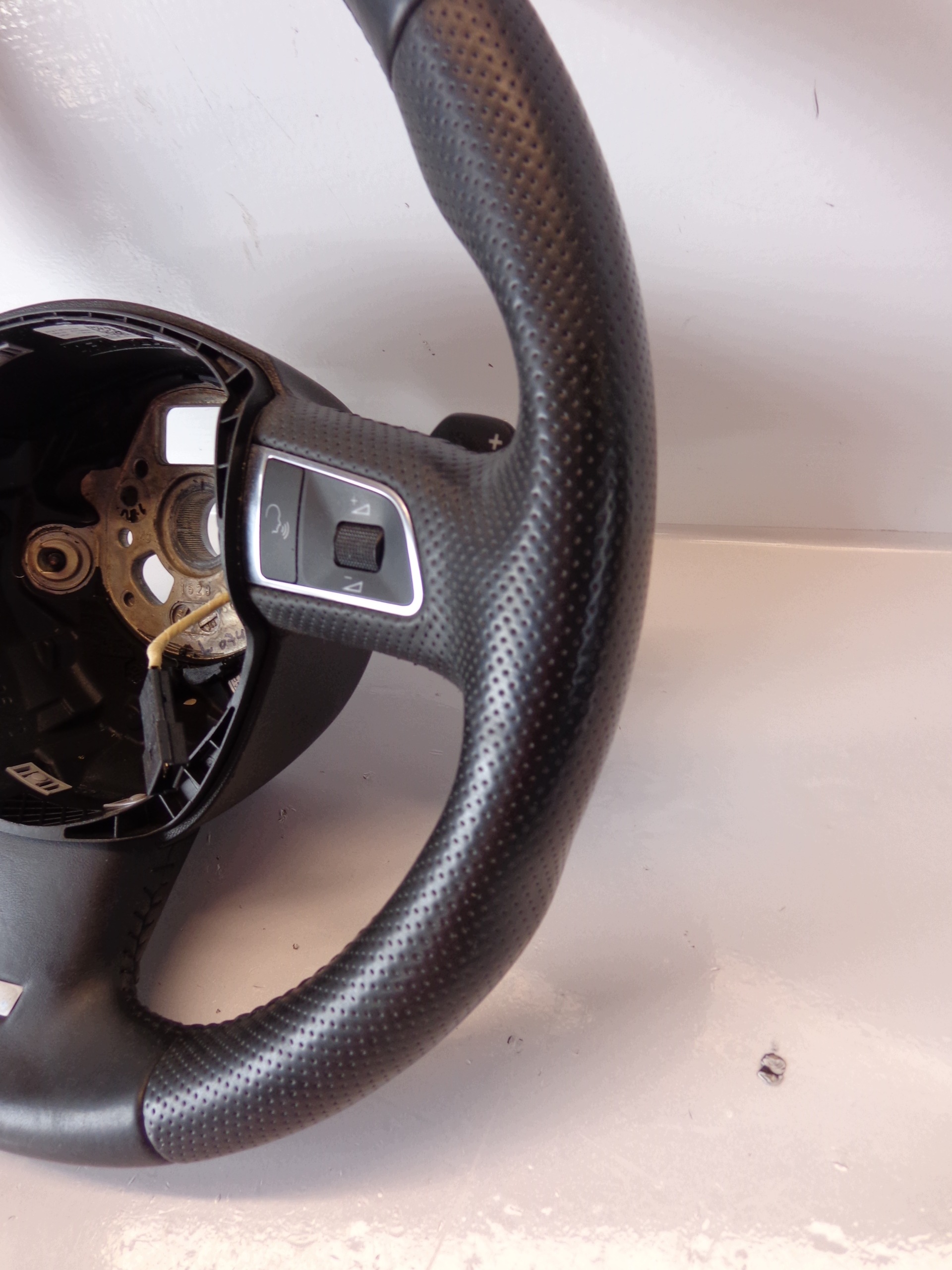 Audi A4 B8 A6 C6 ohjauspyörä nahka monitoimi 4F0