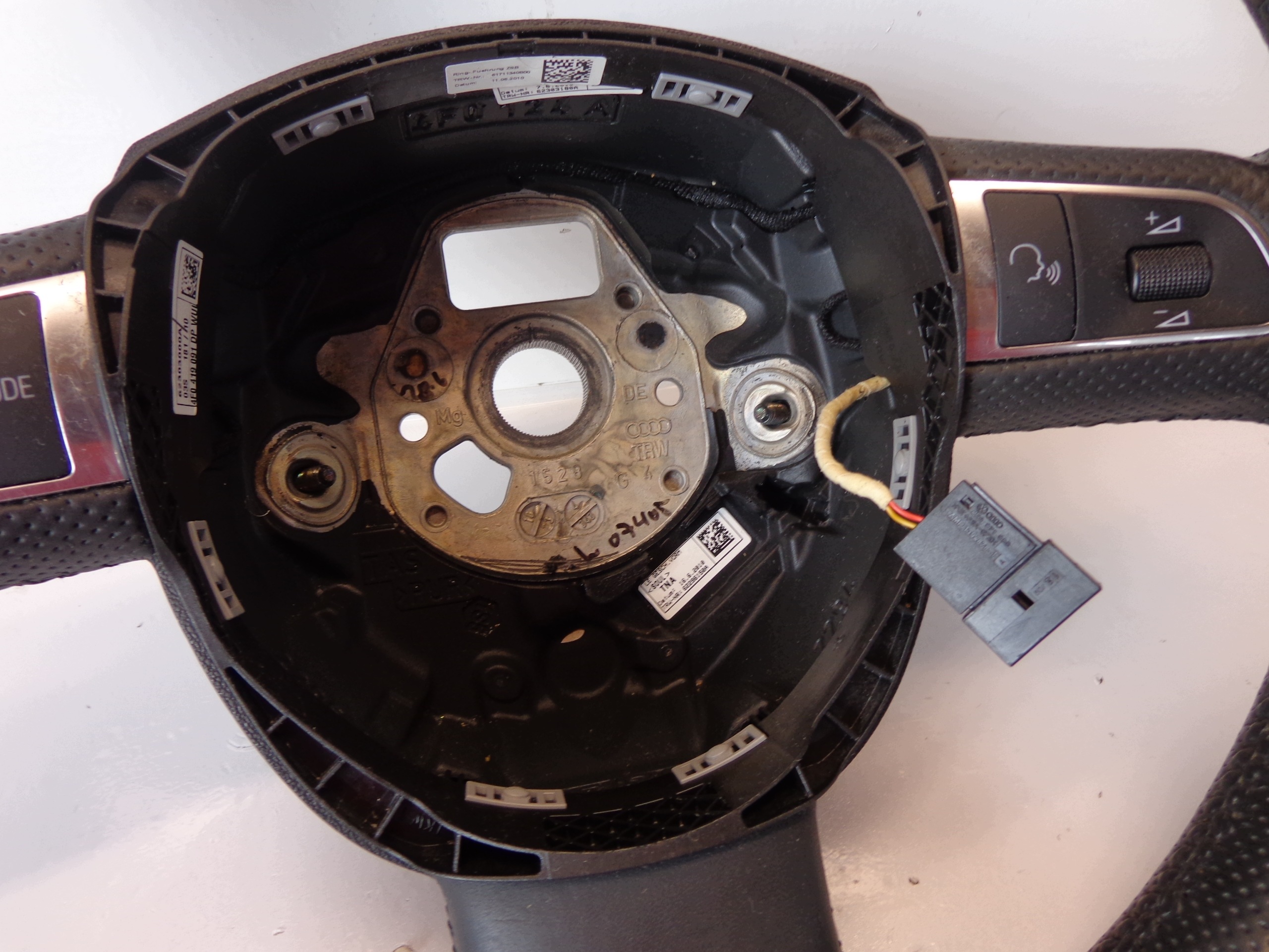 Audi A4 B8 A6 C6 Lenkrad Leder Multifunktion 4F0 image 4