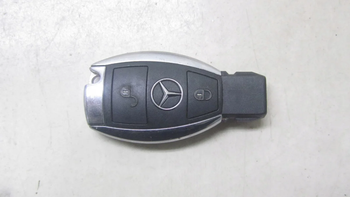 Clé Mercedes CLA W117 W176 image 2