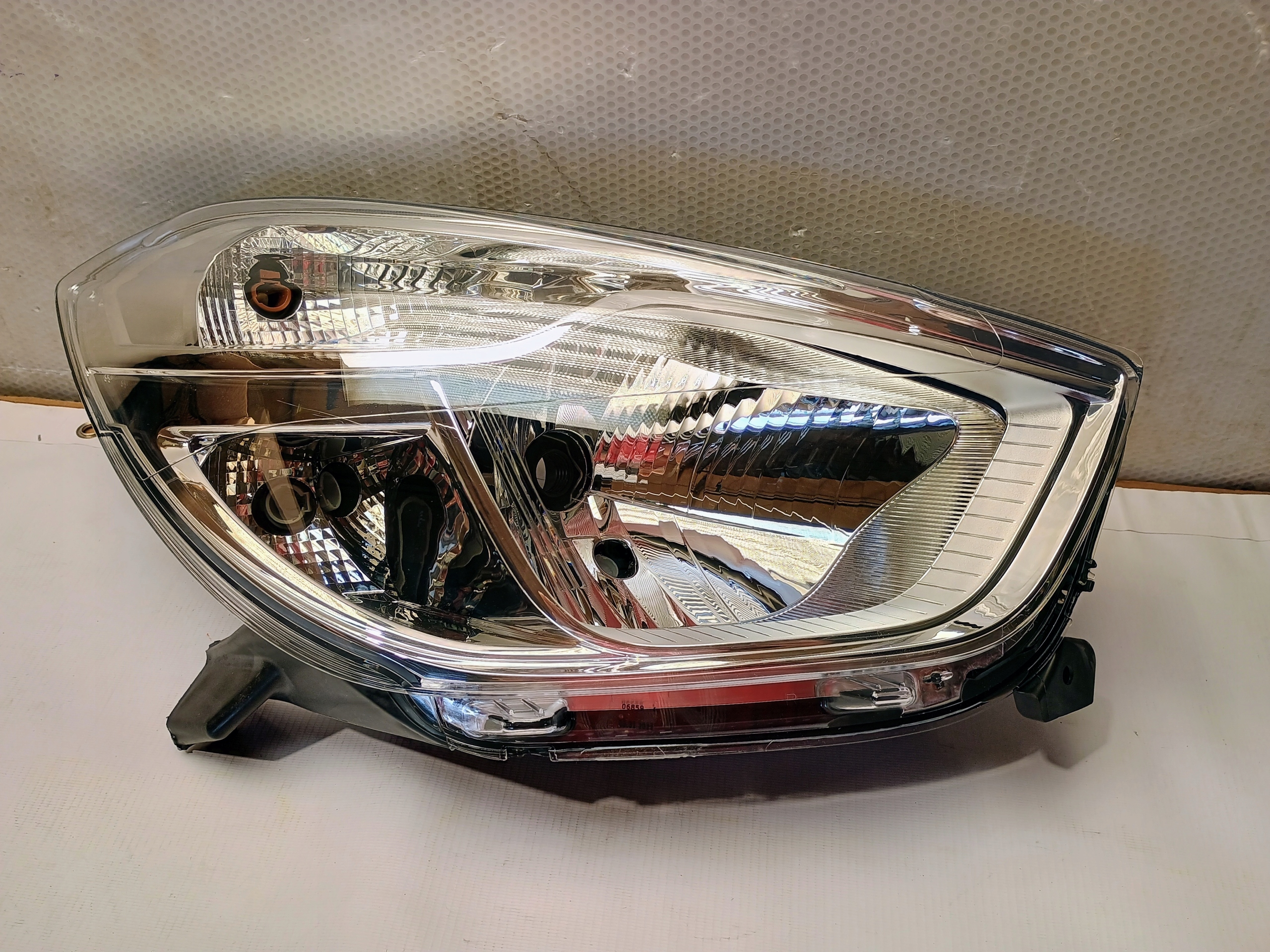 LAMPE RECHTES VORN DACIA DOKKER LODGY 2012-2021 260109545R original image 2
