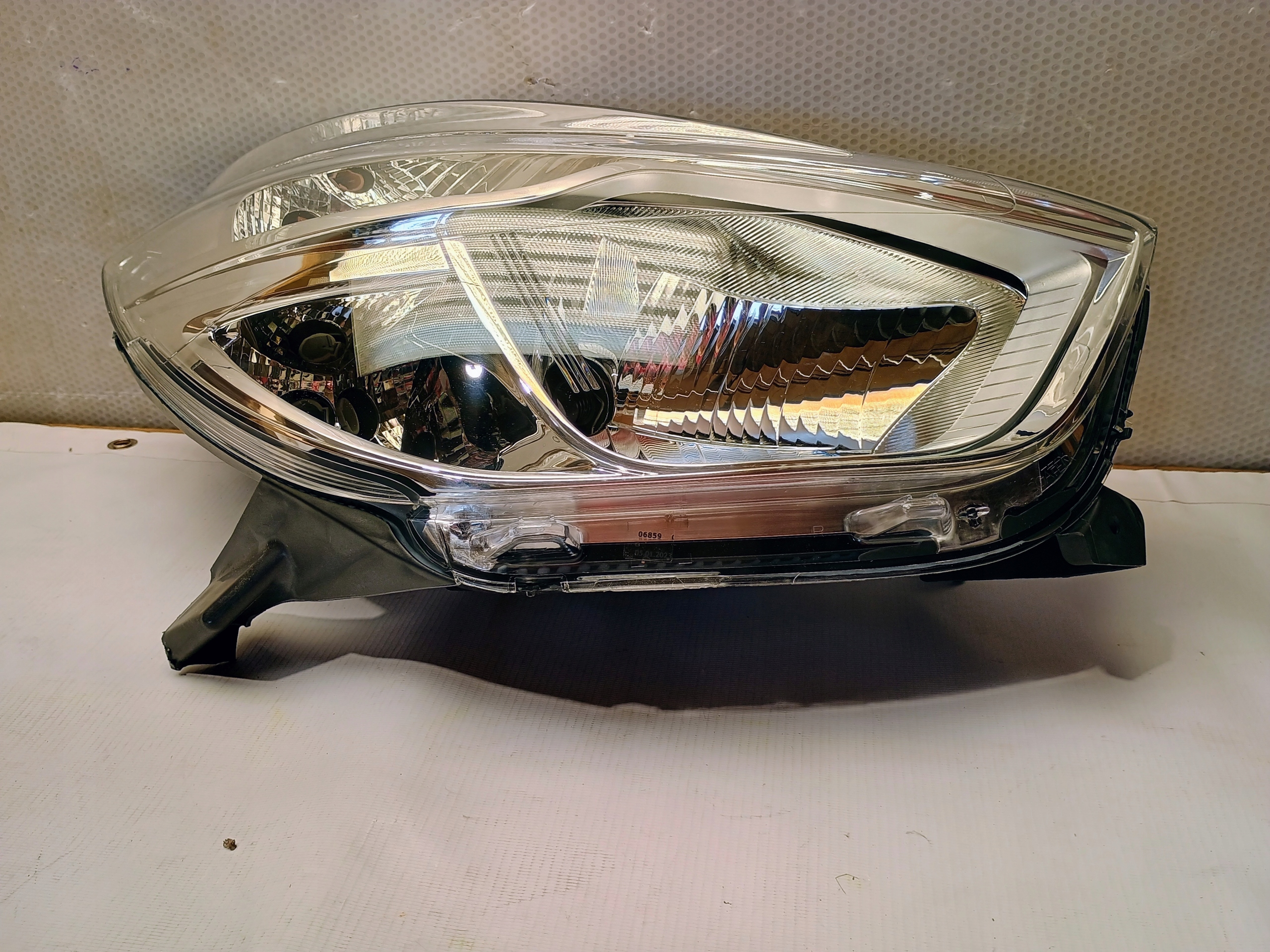 LAMPE RECHTES VORN DACIA DOKKER LODGY 2012-2021 260109545R original image 3