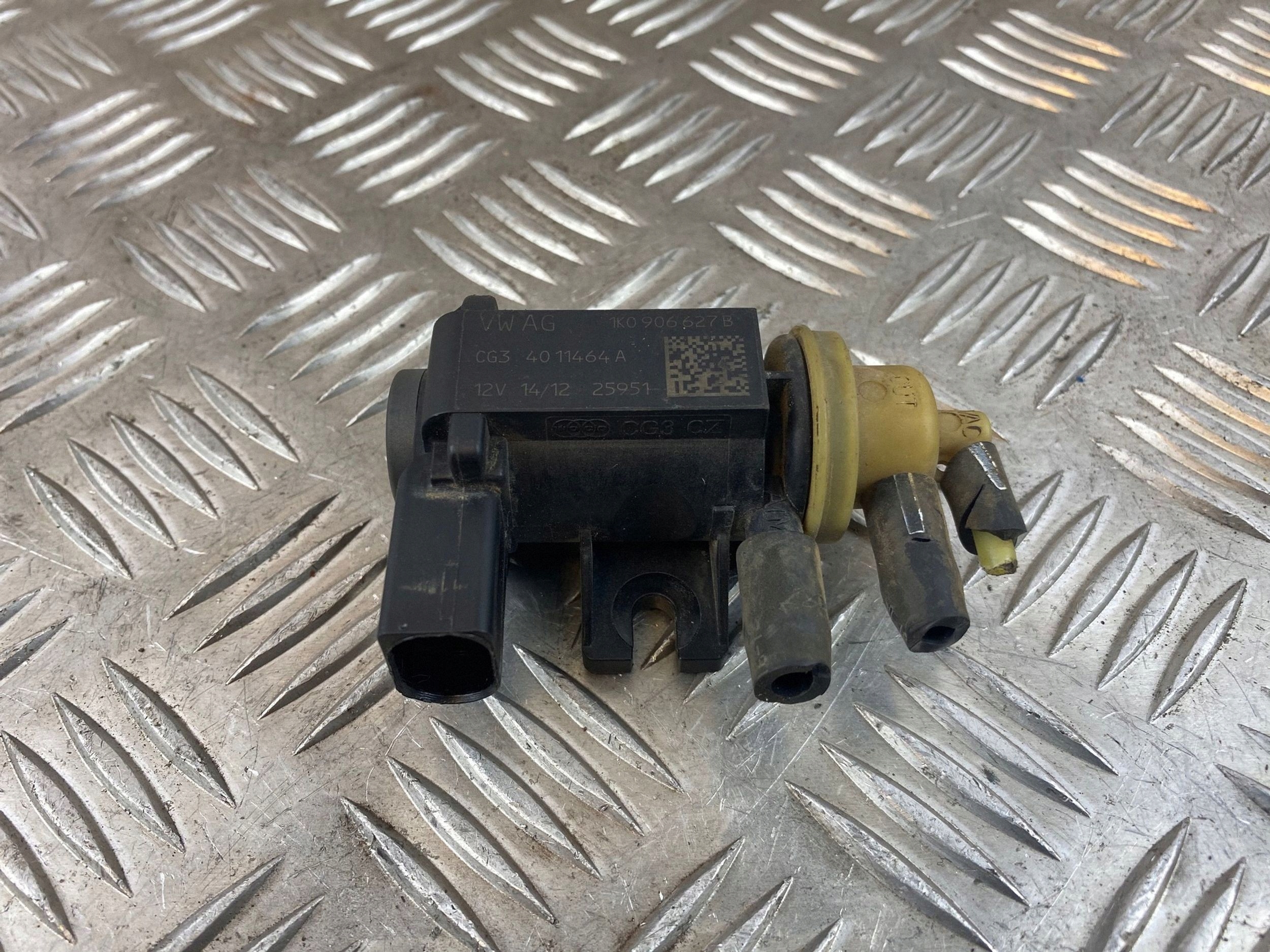 Válvula de vácuo OEM 1K0906627B para Skoda Rapid image 5