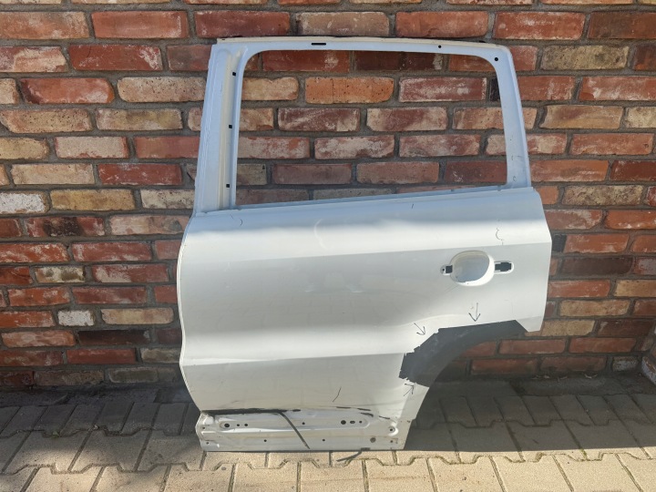 VOLKSWAGEN TIGUAN I 5N 2008-2015 LEFT REAR DOOR