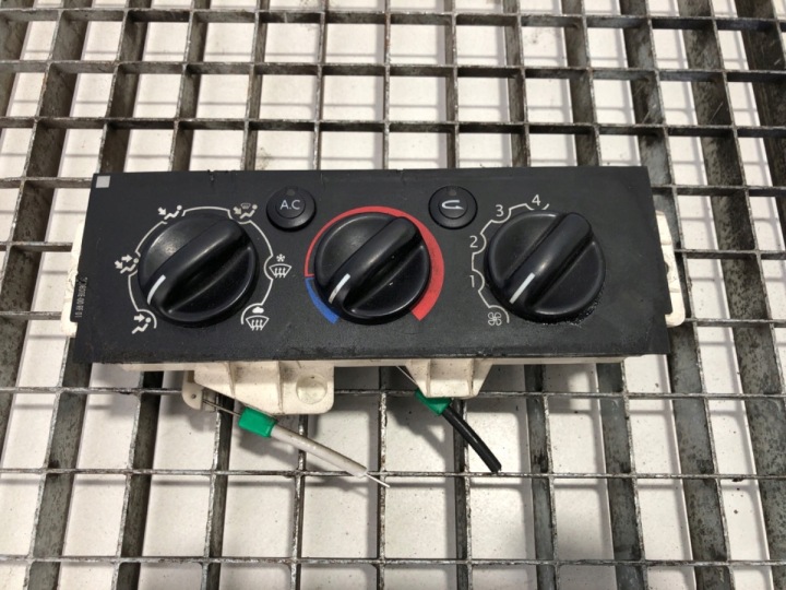 Air Vent Control Panel Renault Master II N2385001 Bus Console