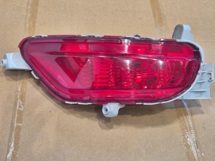 17r- Mazda CX5 II takavalaisin oikea puskuri taka KB8M-51650 Alkuperäinen