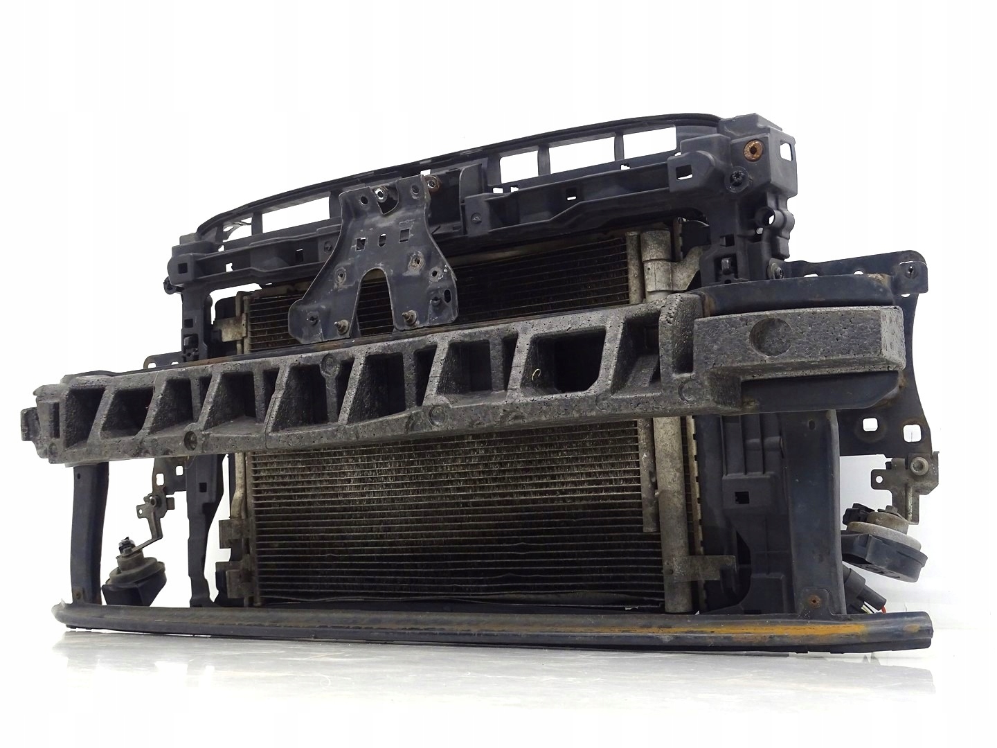 Set voorzijde voorkant radiator balk ventilator VW Passat B8 1.6 2.0 TDI image 2