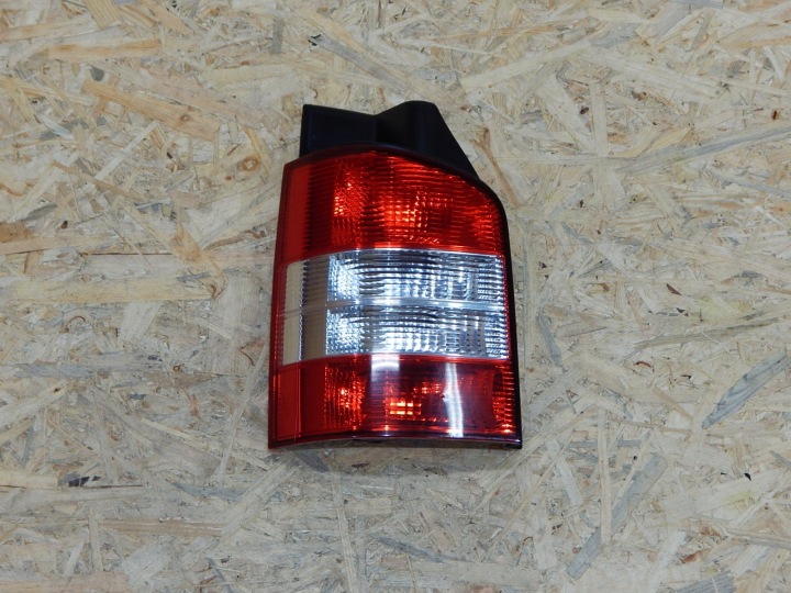 VW T5 MULTIVAN linke Leuchte hinten 7H5945095M