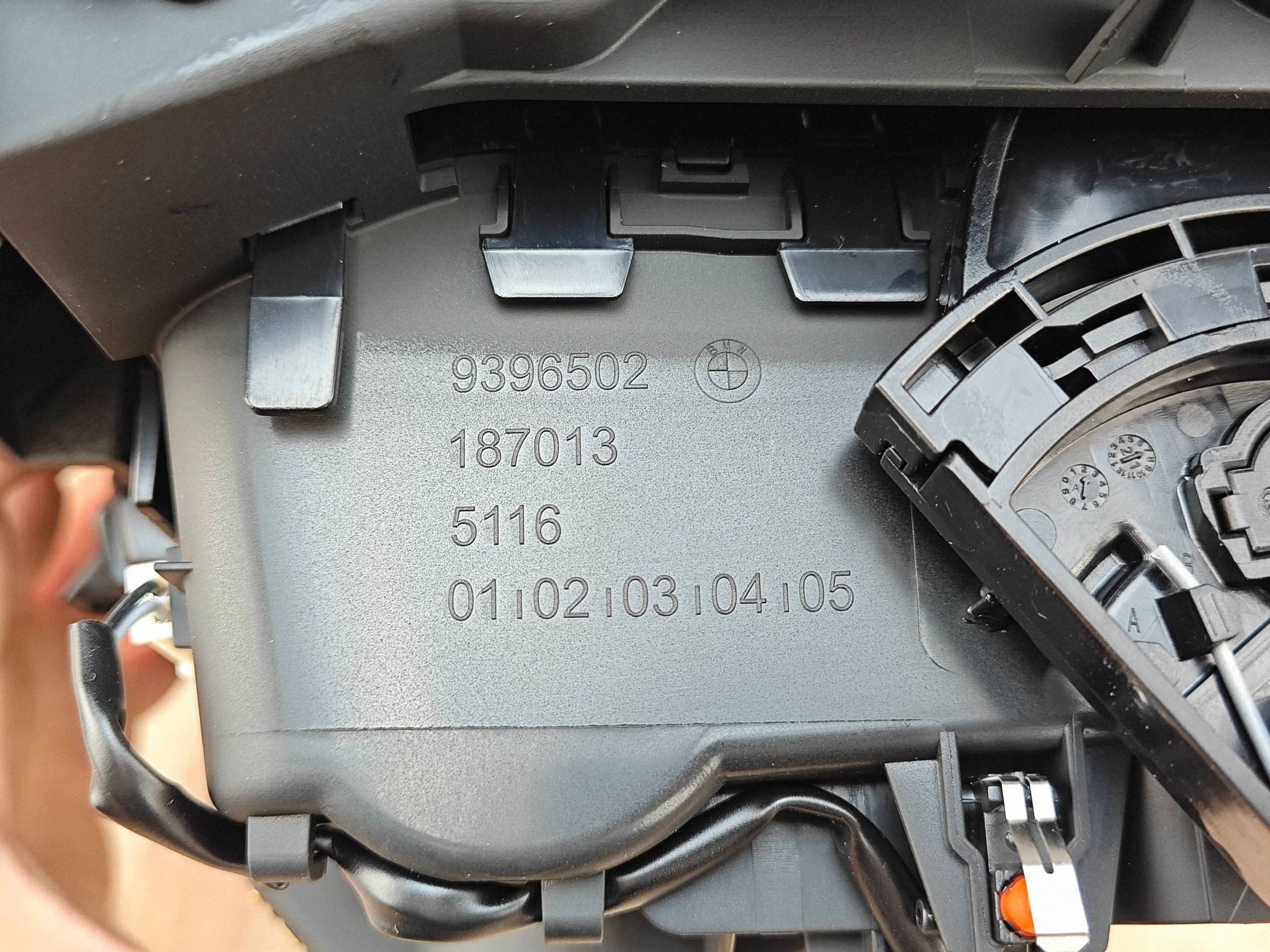 Chargeur Sans Fil BMW OEM 9396502 pour M8 & Série 8 image 5