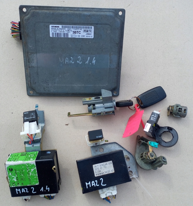 Calculateur moteur 4S61-12A650-NC Mazda 2 DY 1.4B