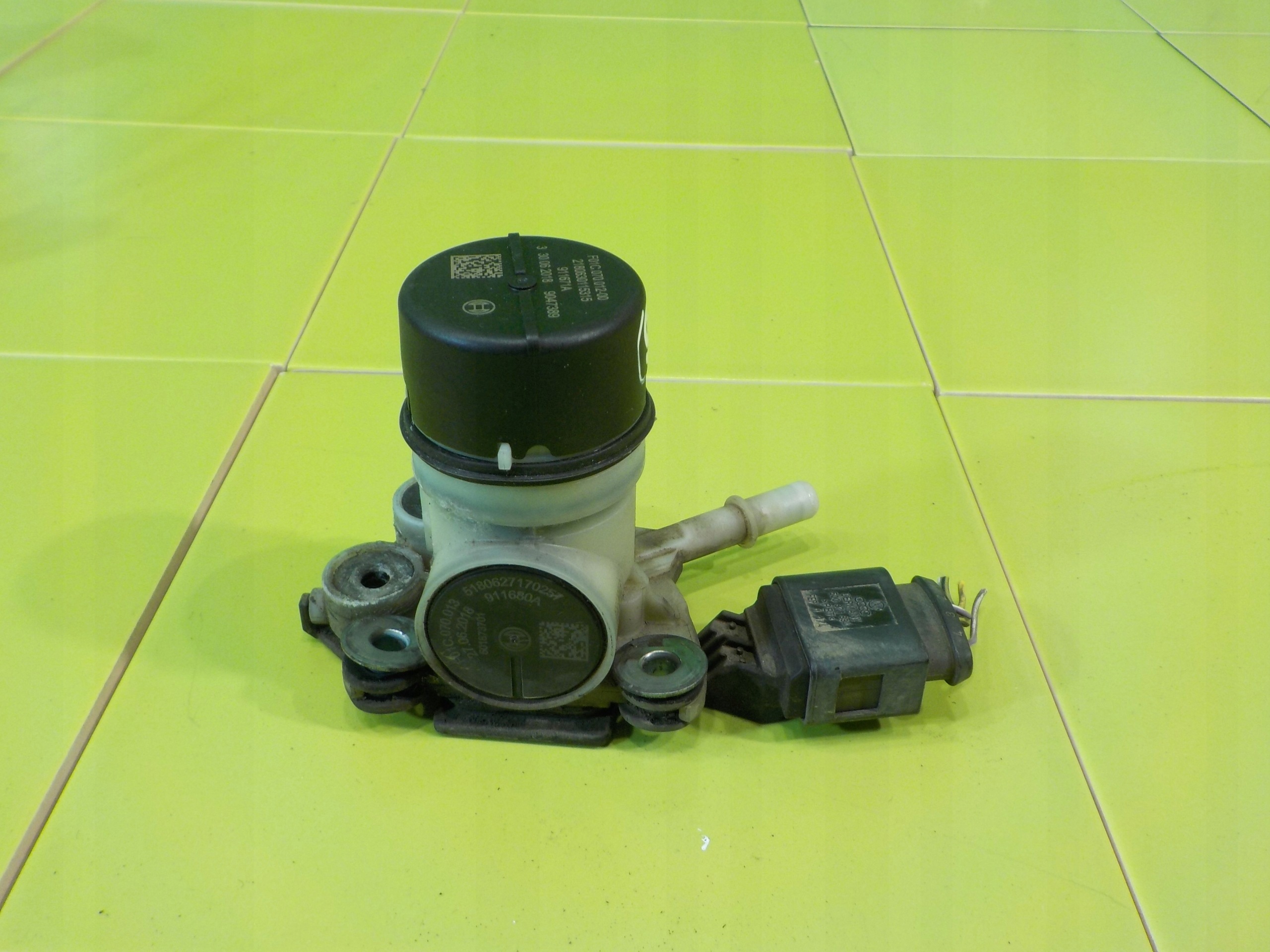 AdBlue-Pumpe Vauxhall Vivaro 2007 Chassis Cab F01C070013
