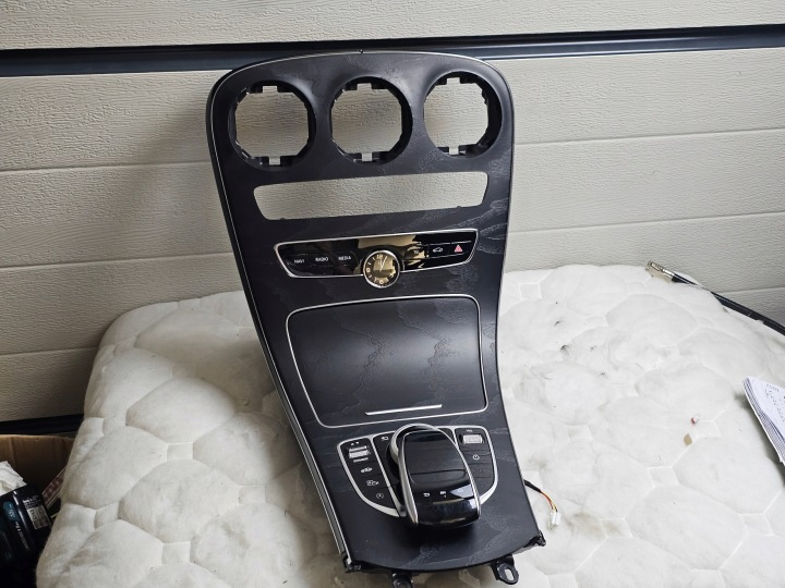 Keskikonsolin koristepaneeli kytkin kello MERCEDES W205 puu induktio