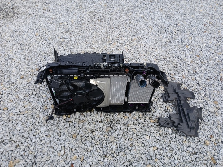 PEUGEOT 2008 II 1.2THP jäähdytin vesi ilmastointi tuuletin hihna palkki setti