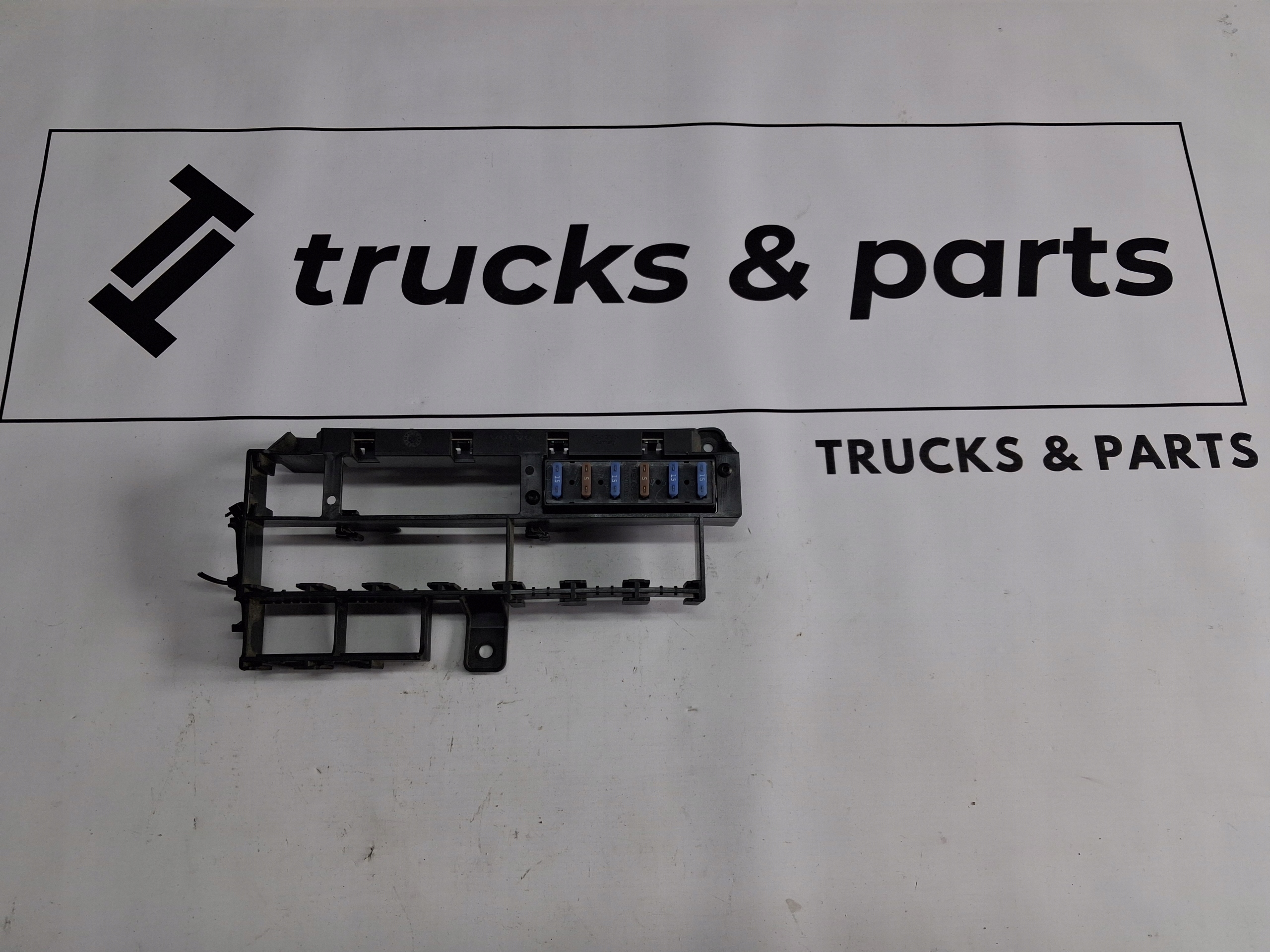 Placa suporte caixa de fusíveis Volvo FH 4 FM 4 image 2