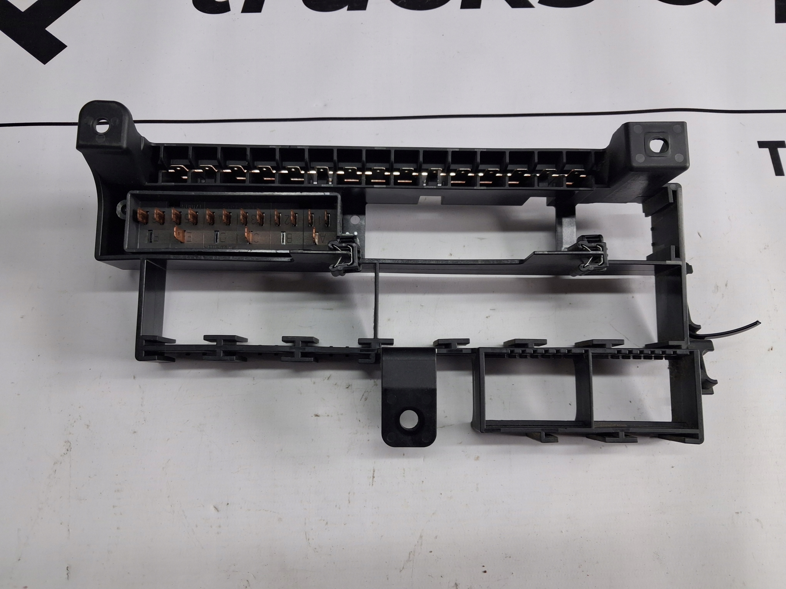 Placa suporte caixa de fusíveis Volvo FH 4 FM 4 image 3
