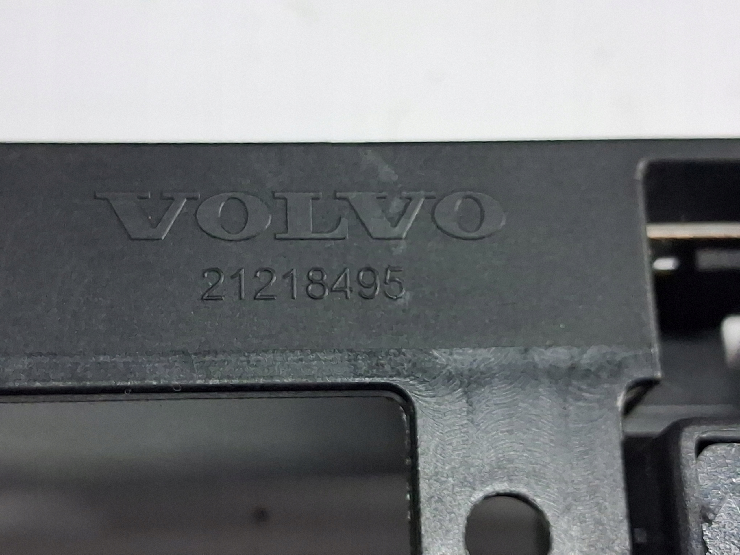 Placa suporte caixa de fusíveis Volvo FH 4 FM 4 image 4