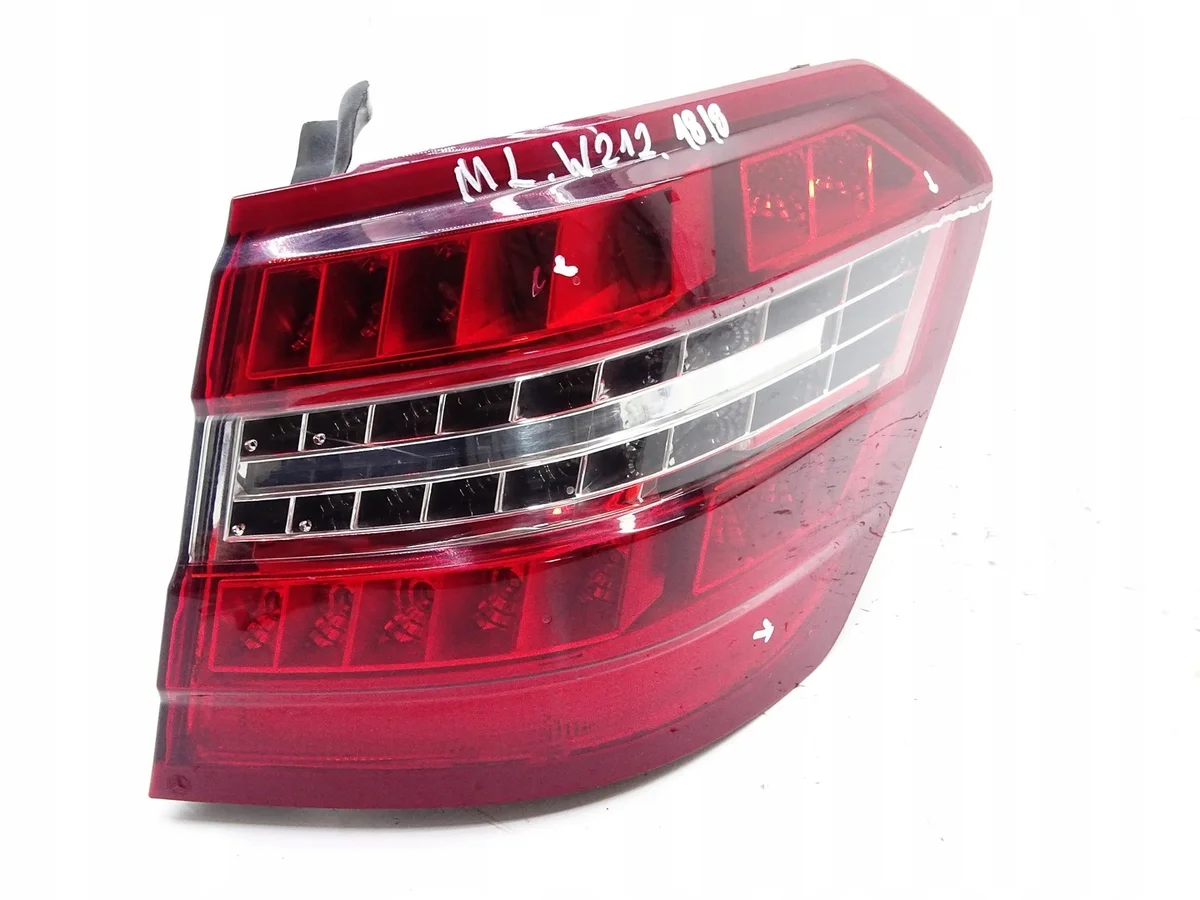 Mercedes E W212 Kombi LED Rear Light Right image 3