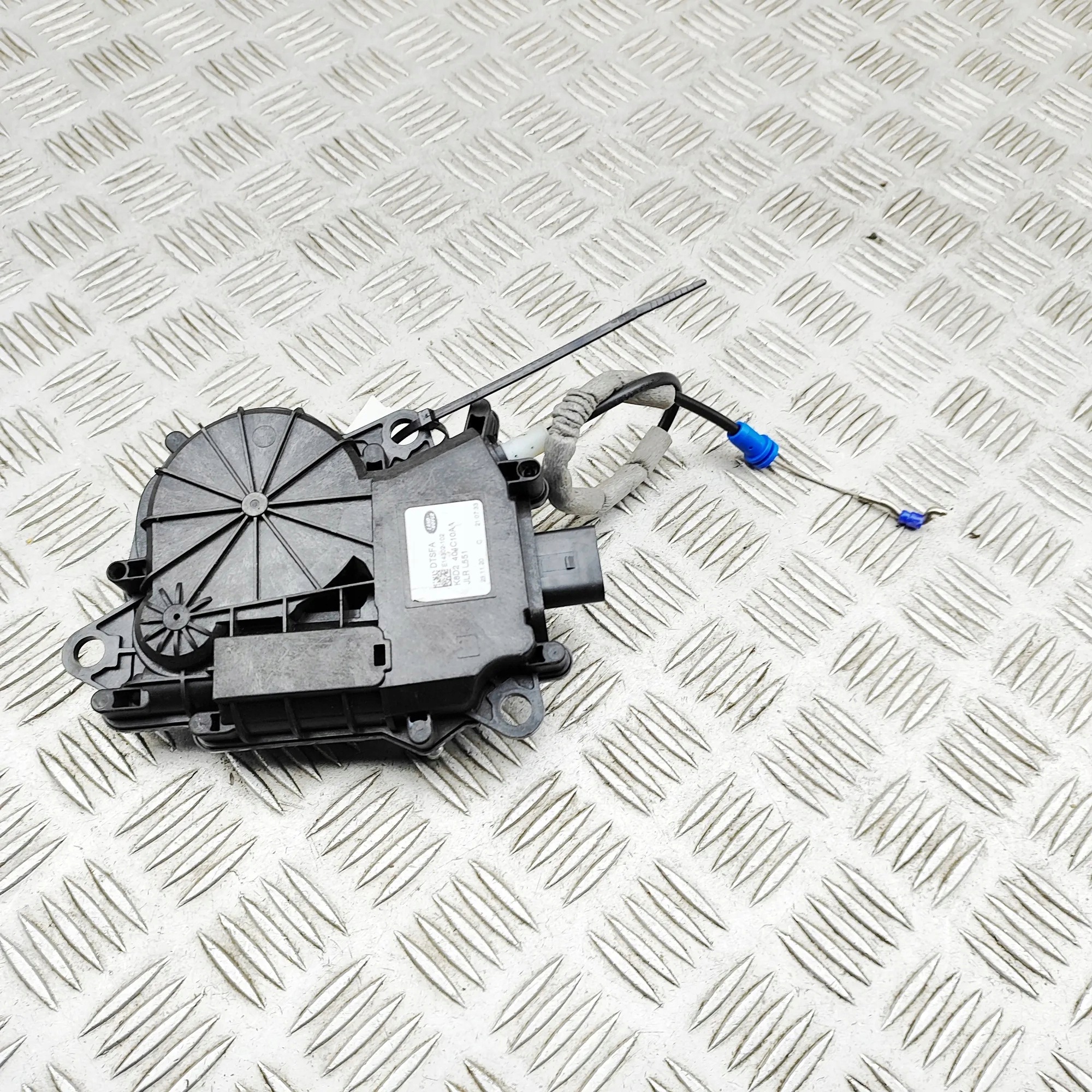 Land Rover K8D2-404C10-AA Klepvergrendelingsactuator image 2