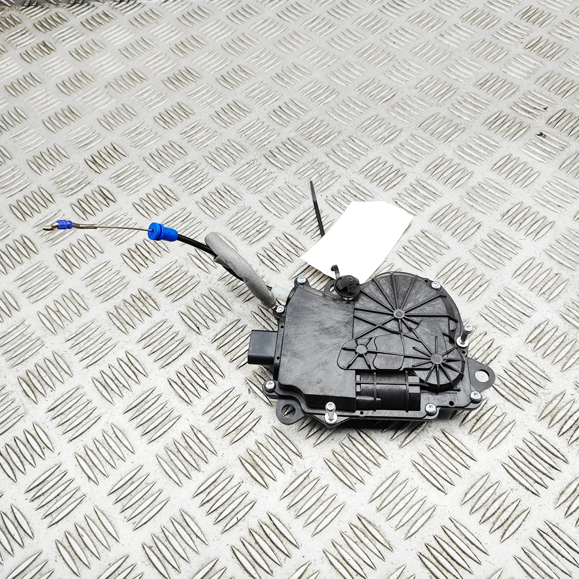 Land Rover K8D2-404C10-AA Klepvergrendelingsactuator image 5
