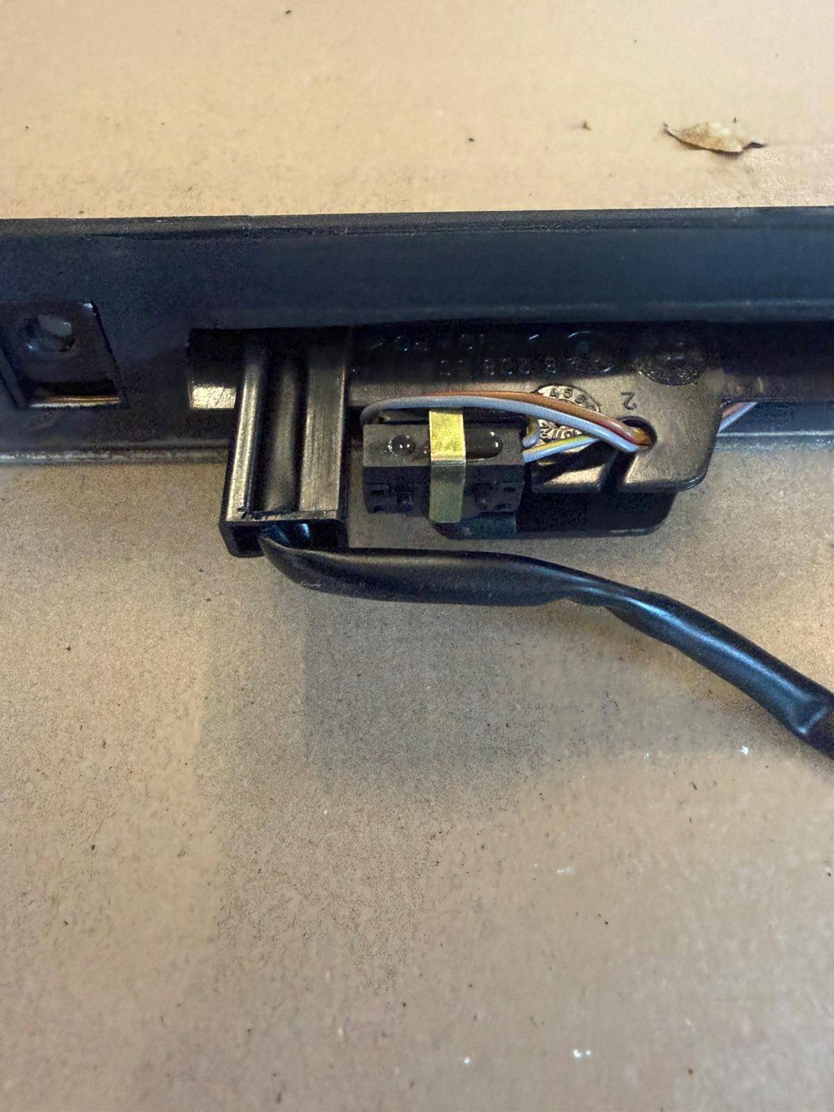 MINI Cooper R50 Takaluukunreunus OEM 0461700 - Käytetty