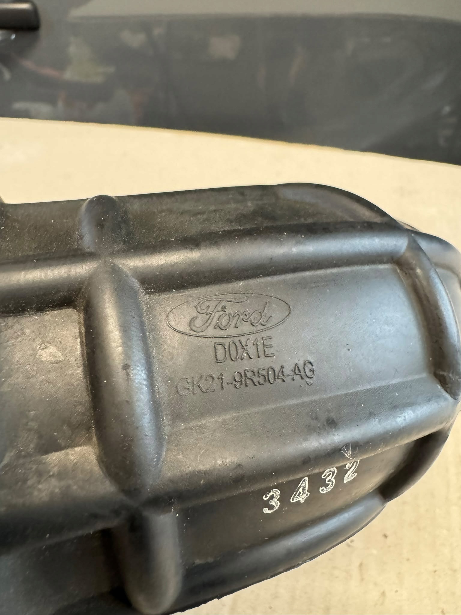 GK21-9R504-AG Intake Pipe for Ford Transit MK8