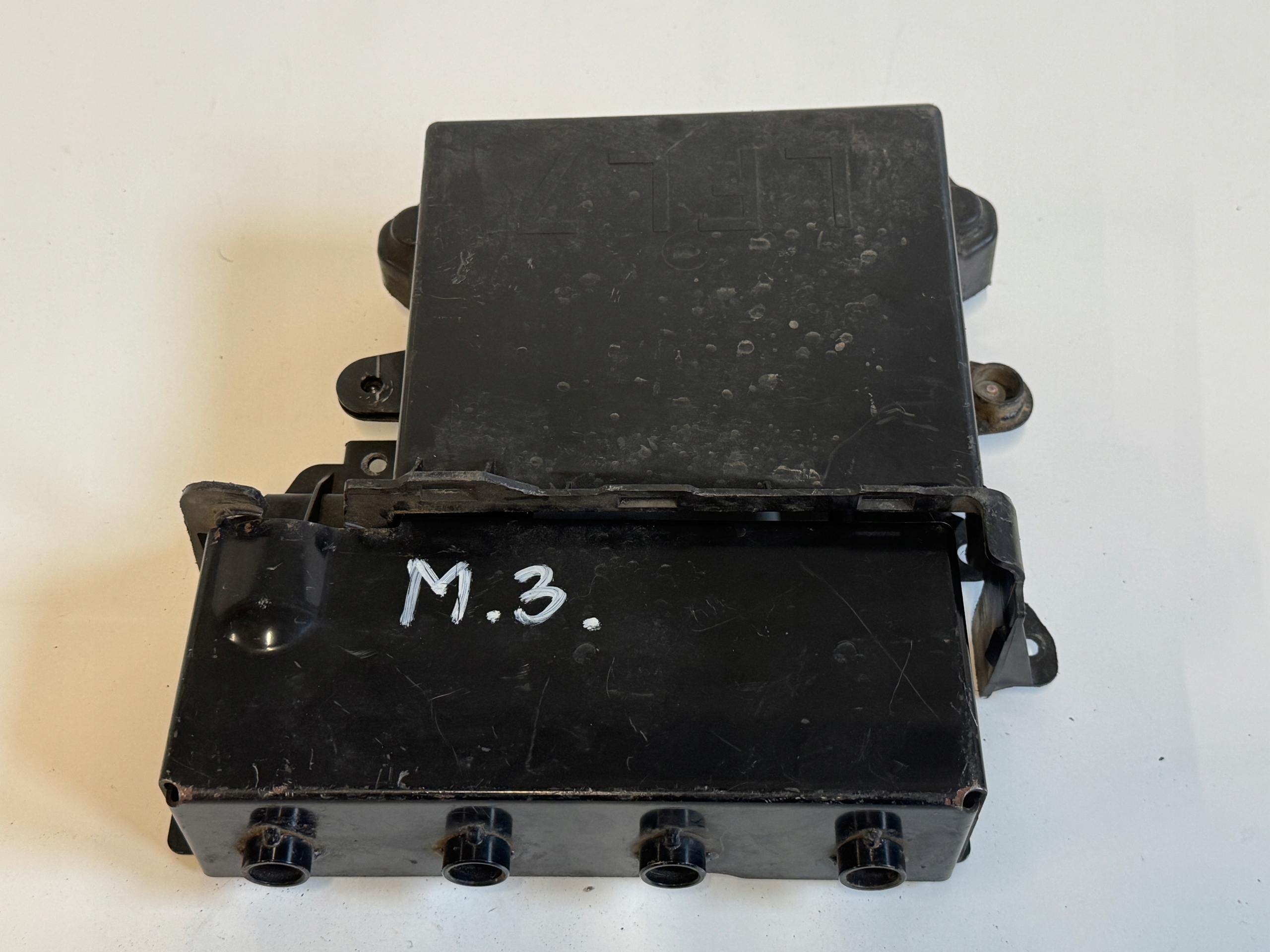 Soporte de computadora del motor Mazda 3 BK 2003-2009 image 2
