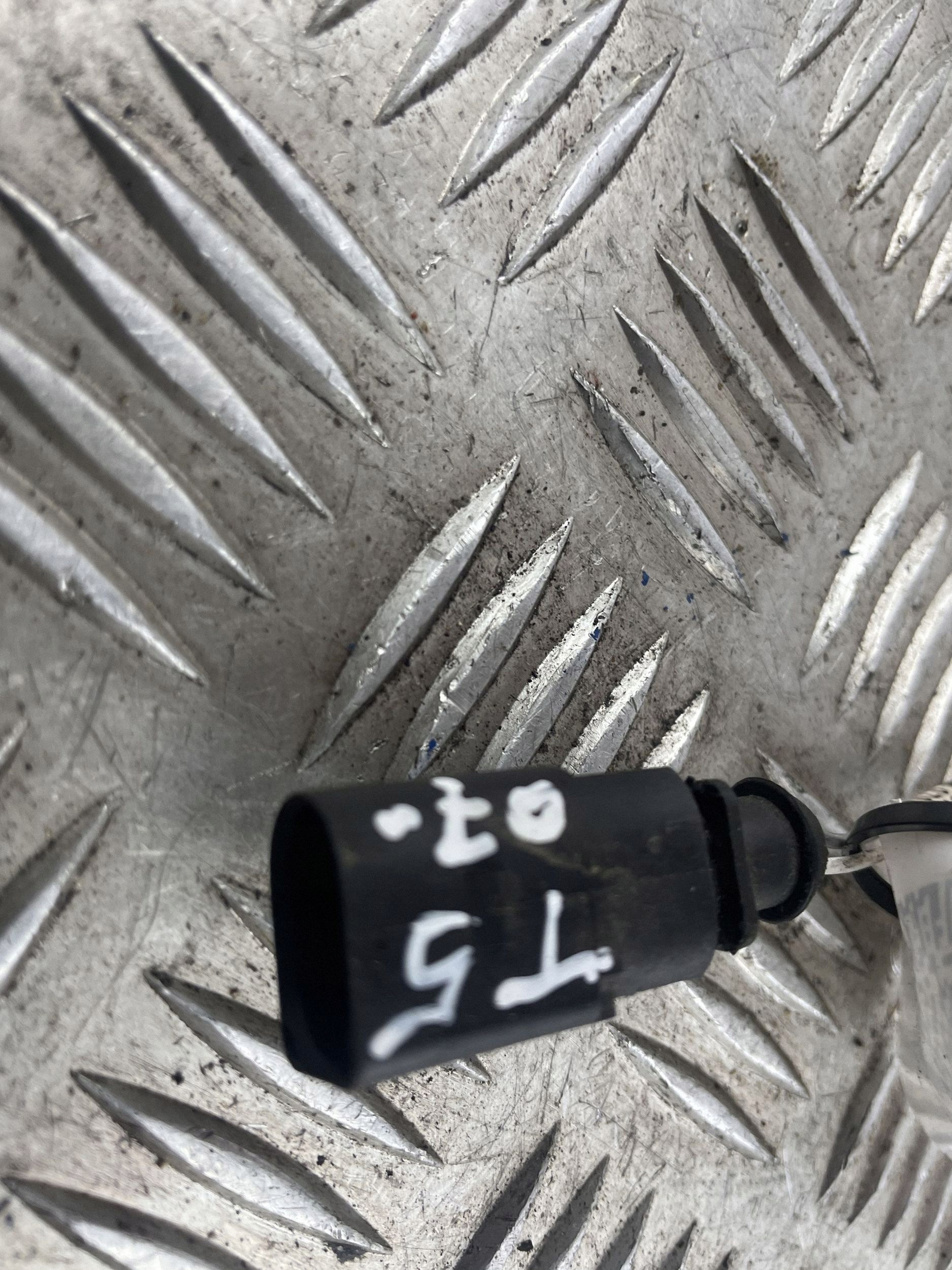Pakokaasulämpöanturi T5 2.5 TDI 070906088AC