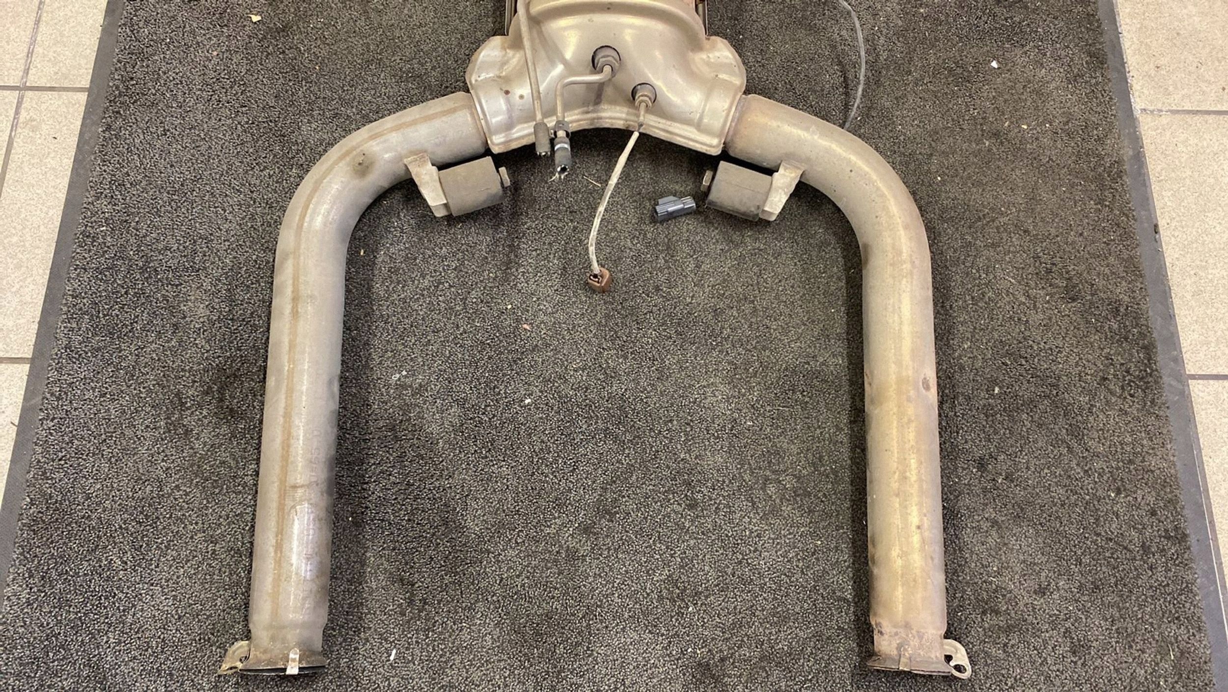Mittelschalldämpfer Jaguar XF X250 2009 OEM JUT92589 image 4