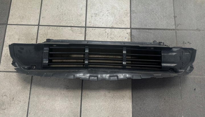 VOLVO XC40 II 2017-2020 Luftintag galler 31455422